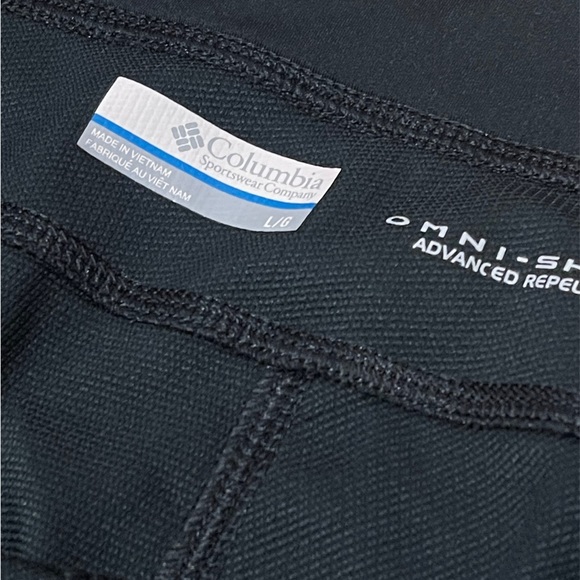 Columbia women’s black omni shield capris - Picture 3 of 4